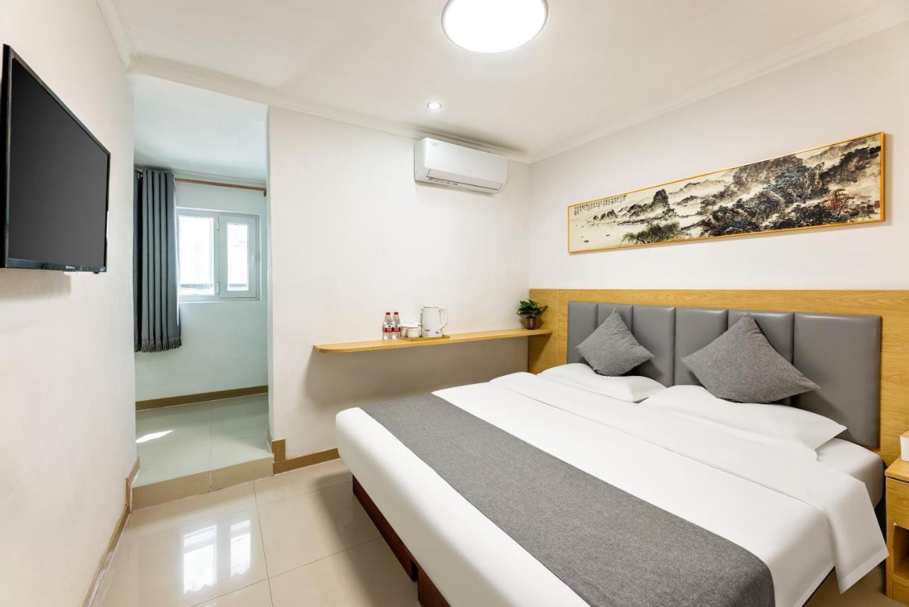 Happy Dragon Hotel -- Nearby Tiananmen Square & Forbidden City & Wangfujing Street & Line 5,6,8 Subway Nearby & Free Coffee & Free Laundry & Fluent English Speaking & Tourist Attractions Ticket Service & Free Wifi Unlimited For Western Software Beijing Luaran gambar