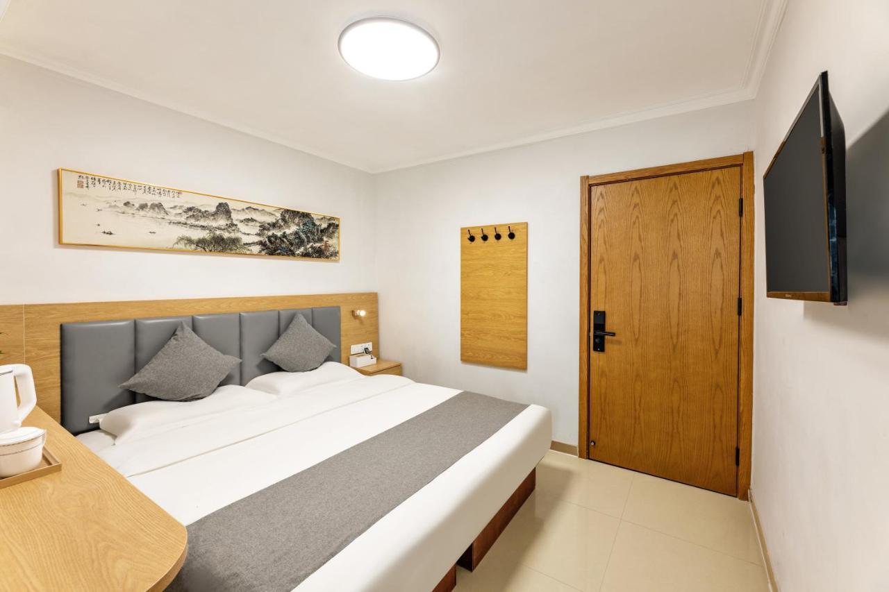 Happy Dragon Hotel -- Nearby Tiananmen Square & Forbidden City & Wangfujing Street & Line 5,6,8 Subway Nearby & Free Coffee & Free Laundry & Fluent English Speaking & Tourist Attractions Ticket Service & Free Wifi Unlimited For Western Software Beijing Luaran gambar