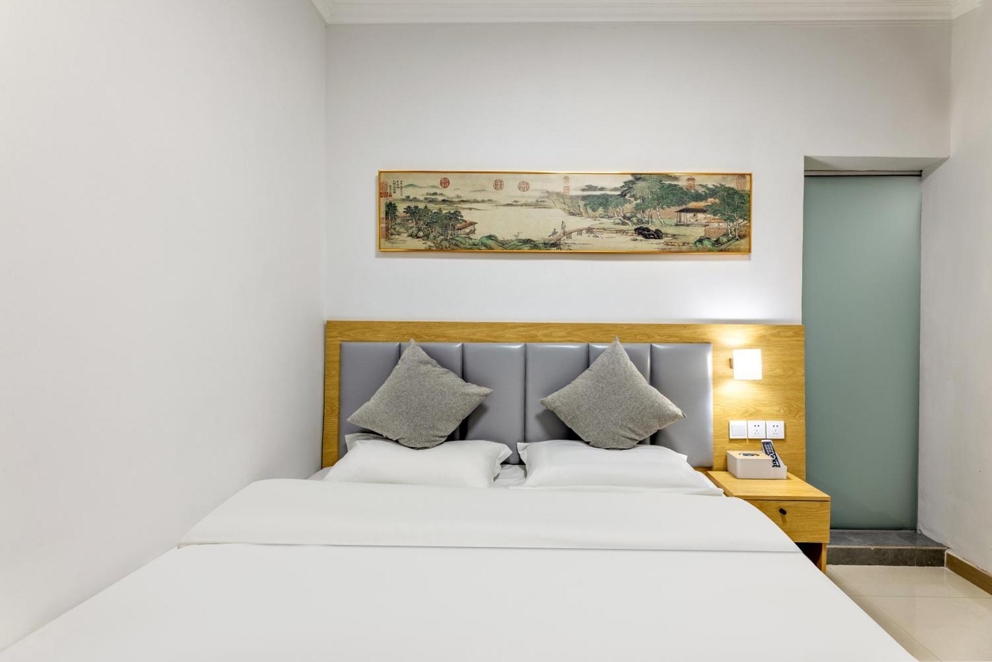 Happy Dragon Hotel -- Nearby Tiananmen Square & Forbidden City & Wangfujing Street & Line 5,6,8 Subway Nearby & Free Coffee & Free Laundry & Fluent English Speaking & Tourist Attractions Ticket Service & Free Wifi Unlimited For Western Software Beijing Luaran gambar