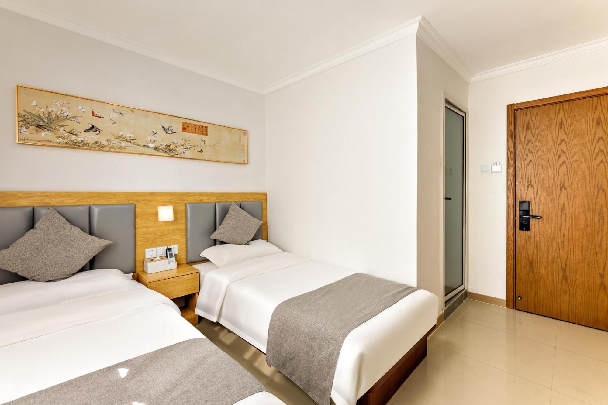 Happy Dragon Hotel -- Nearby Tiananmen Square & Forbidden City & Wangfujing Street & Line 5,6,8 Subway Nearby & Free Coffee & Free Laundry & Fluent English Speaking & Tourist Attractions Ticket Service & Free Wifi Unlimited For Western Software Beijing Luaran gambar