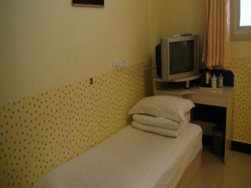 Happy Dragon Hotel -- Nearby Tiananmen Square & Forbidden City & Wangfujing Street & Line 5,6,8 Subway Nearby & Free Coffee & Free Laundry & Fluent English Speaking & Tourist Attractions Ticket Service & Free Wifi Unlimited For Western Software Beijing Luaran gambar
