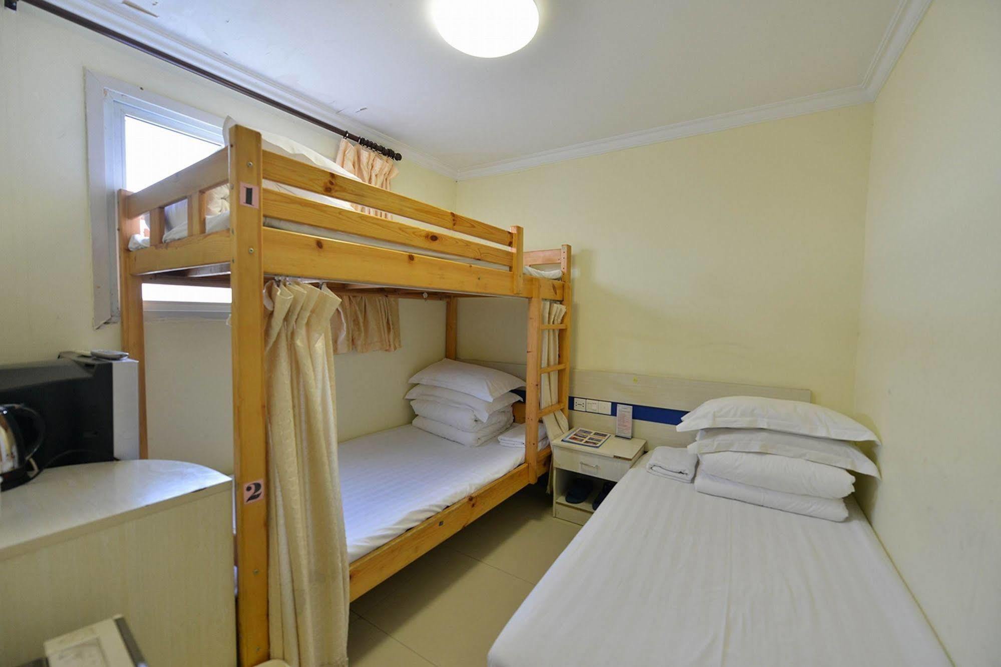 Happy Dragon Hotel -- Nearby Tiananmen Square & Forbidden City & Wangfujing Street & Line 5,6,8 Subway Nearby & Free Coffee & Free Laundry & Fluent English Speaking & Tourist Attractions Ticket Service & Free Wifi Unlimited For Western Software Beijing Luaran gambar