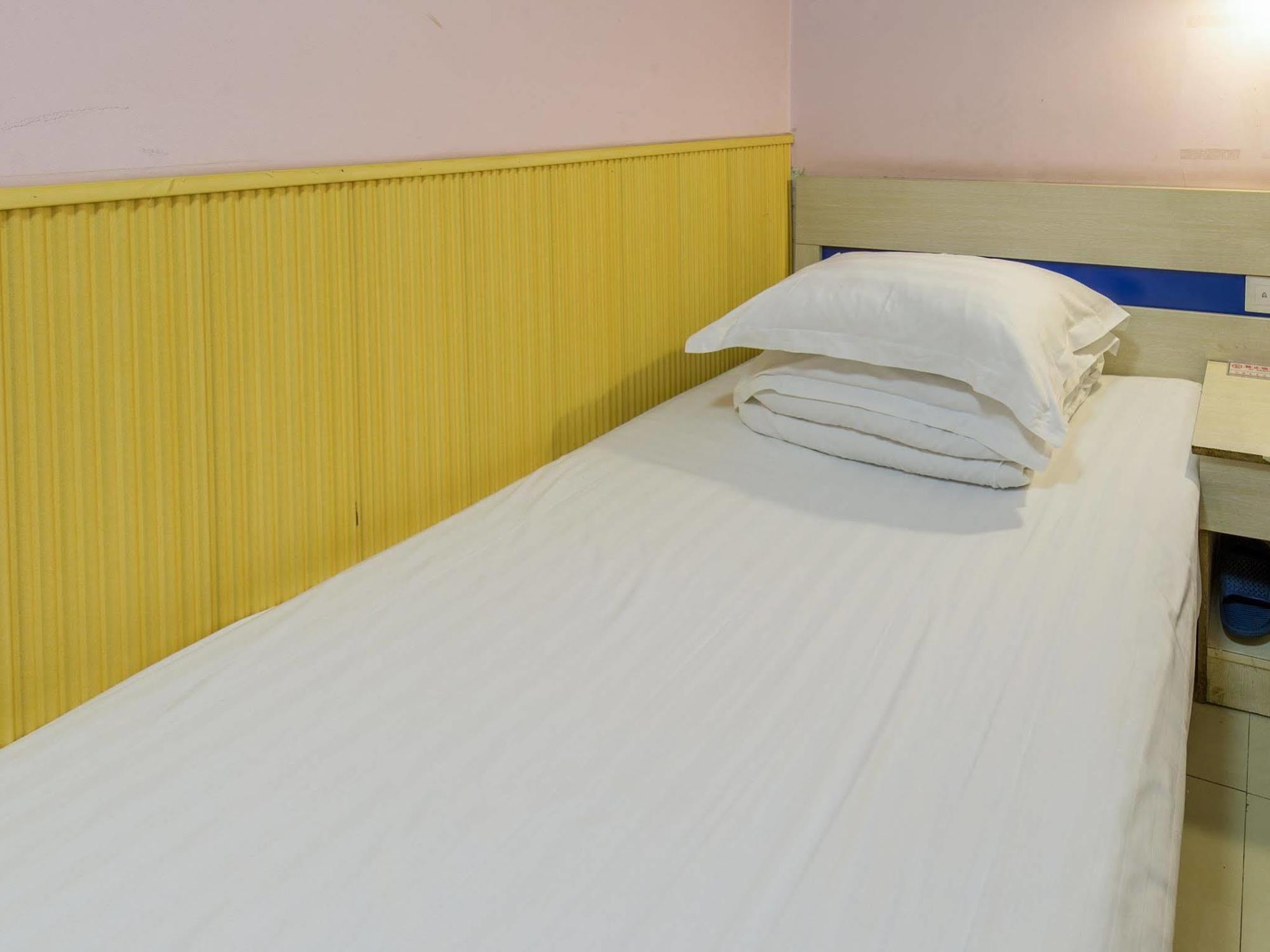 Happy Dragon Hotel -- Nearby Tiananmen Square & Forbidden City & Wangfujing Street & Line 5,6,8 Subway Nearby & Free Coffee & Free Laundry & Fluent English Speaking & Tourist Attractions Ticket Service & Free Wifi Unlimited For Western Software Beijing Luaran gambar