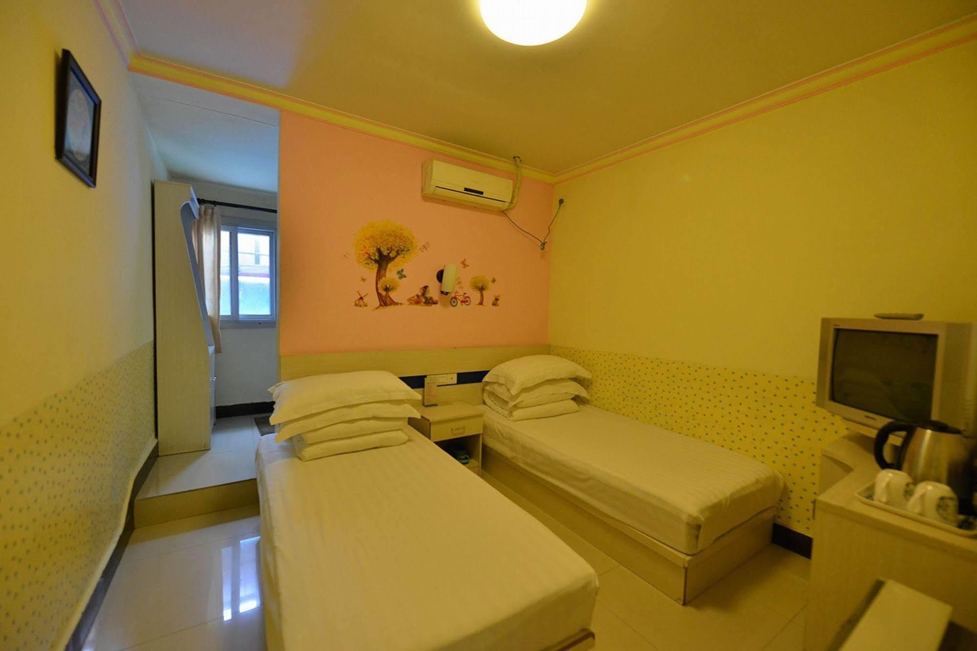 Happy Dragon Hotel -- Nearby Tiananmen Square & Forbidden City & Wangfujing Street & Line 5,6,8 Subway Nearby & Free Coffee & Free Laundry & Fluent English Speaking & Tourist Attractions Ticket Service & Free Wifi Unlimited For Western Software Beijing Luaran gambar